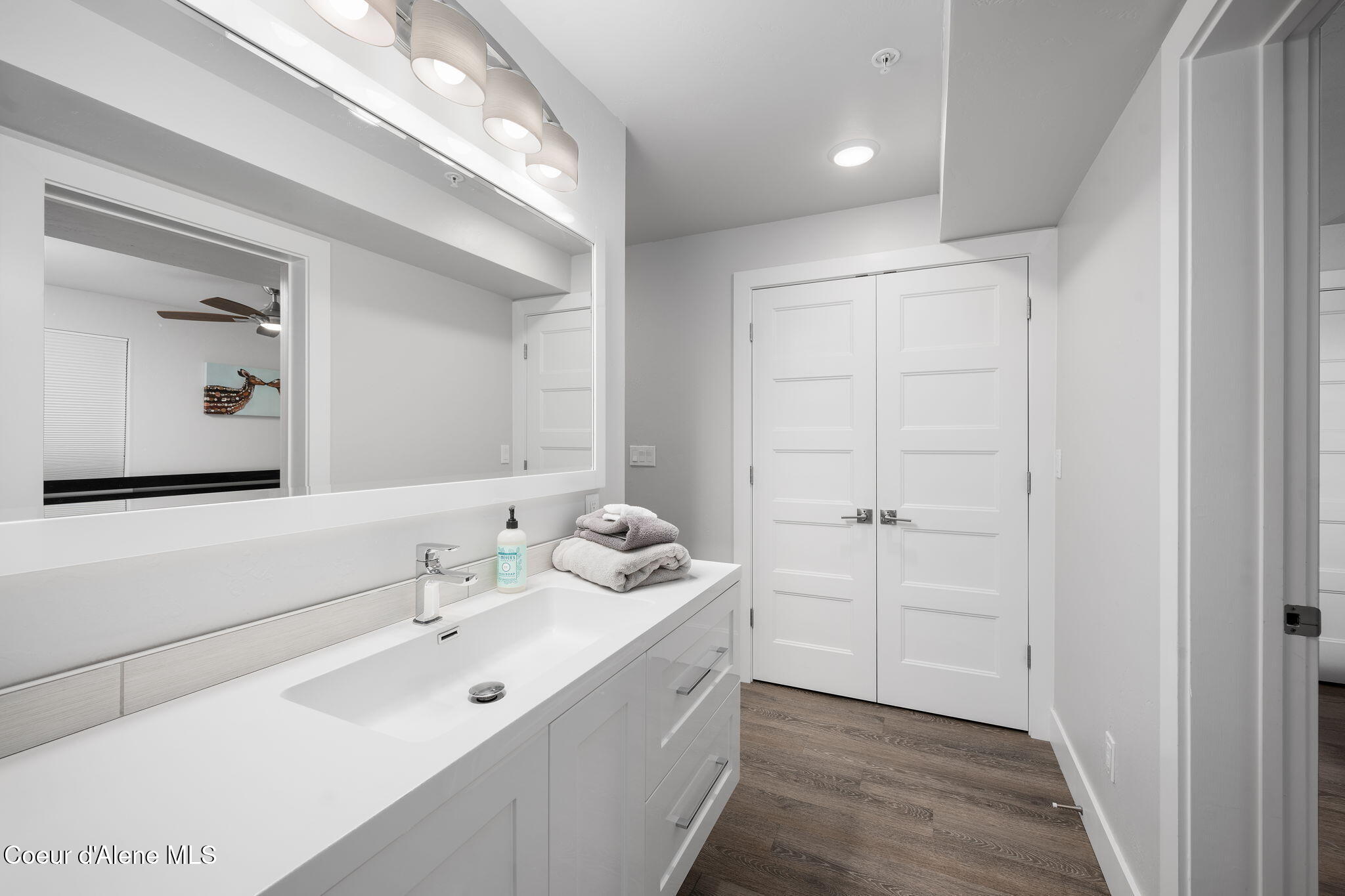 Coeur d'Alene, Idaho, 83814, United States, 2 Bedrooms Bedrooms, ,2 BathroomsBathrooms,Residential,For Sale,1920306