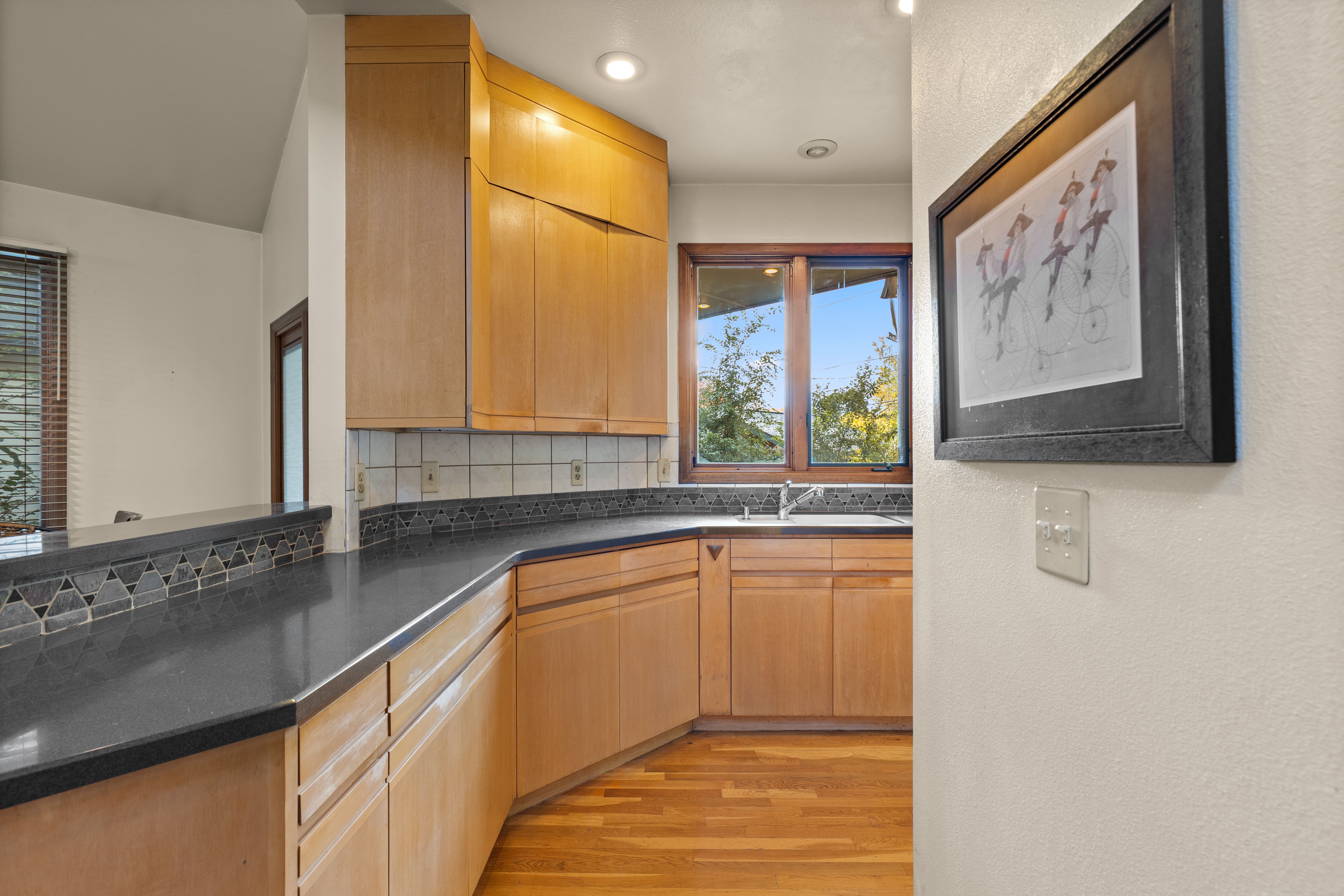  PRIME EAST WASHINGTON PARK OPPORTUNITY - BUILD, RENOVATE OR MAKE IT YOUR OWN - 物件實景