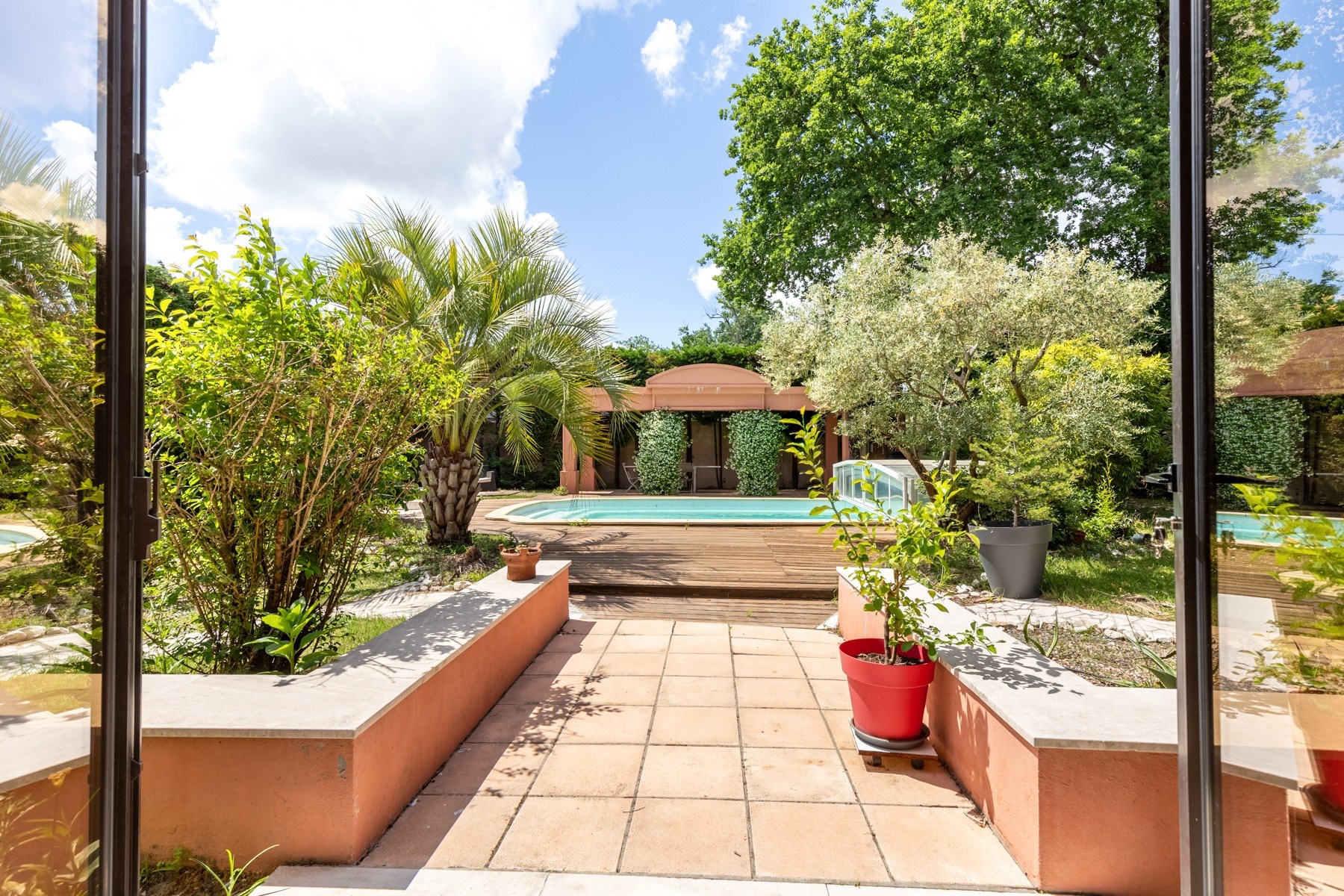  EXCEPTIONAL RESIDENCE – CONTEMPORARY RIAD-INSPIRED HOME – 250 SQ.M – PARC FÉAU - 物件實景
