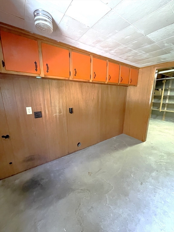 Grafton, Massachusetts, 01519, United States, 3 Bedrooms Bedrooms, ,1 BathroomBathrooms,Residential,For Sale,1982676