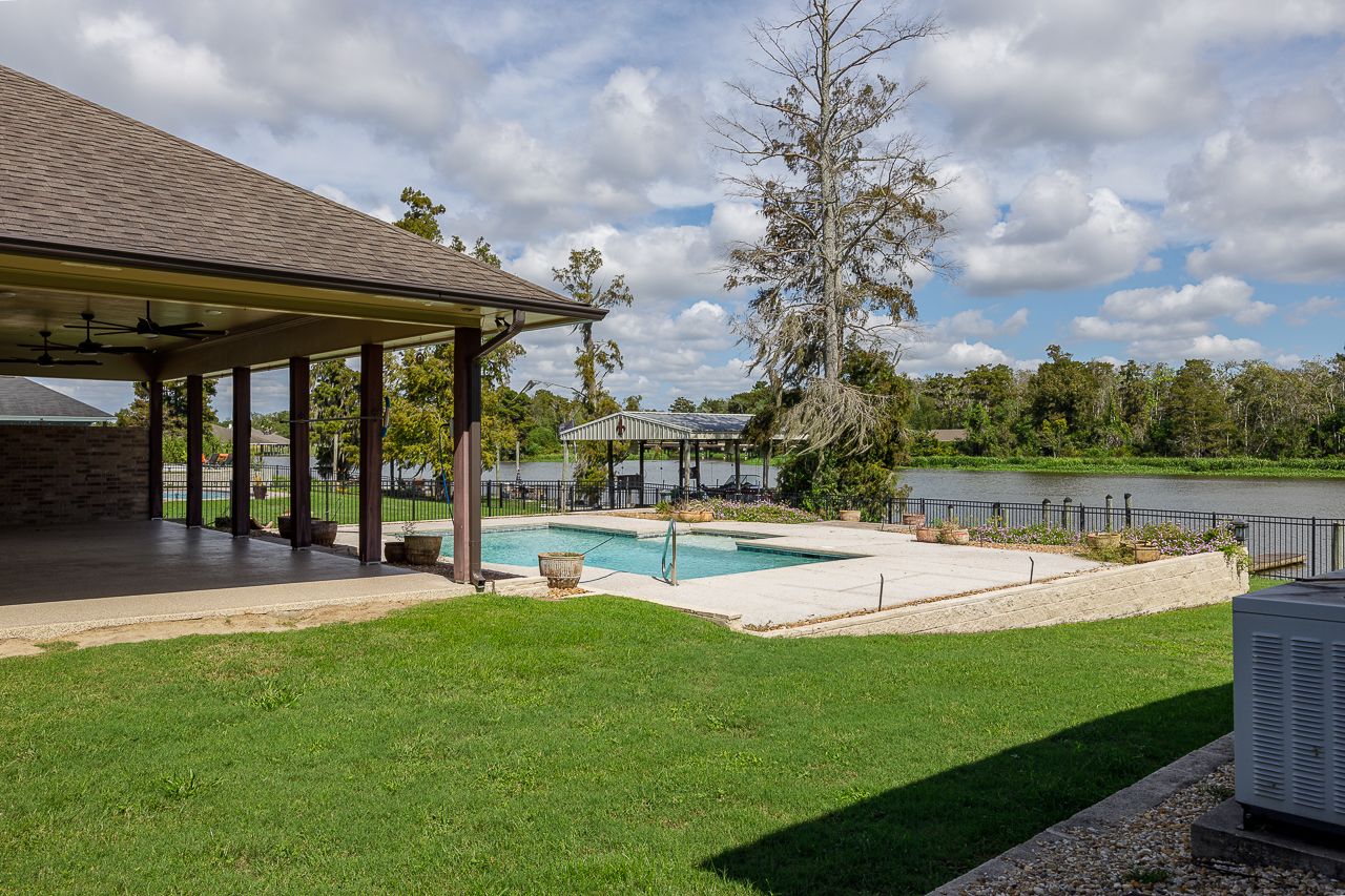 St Amant, Louisiana, 70774, United States, 4 Bedrooms Bedrooms, ,3 BathroomsBathrooms,Residential,For Sale,1766387