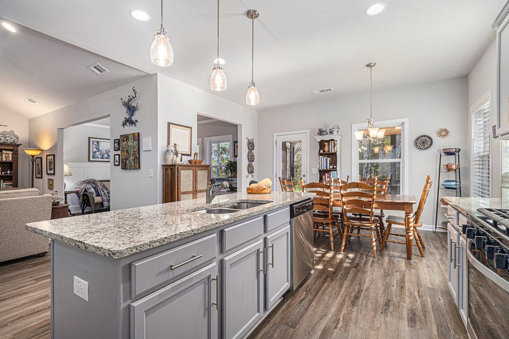 Dawsonville, Georgia, 30534, United States, 3 Bedrooms Bedrooms, ,2 BathroomsBathrooms,Residential,For Sale,1986839