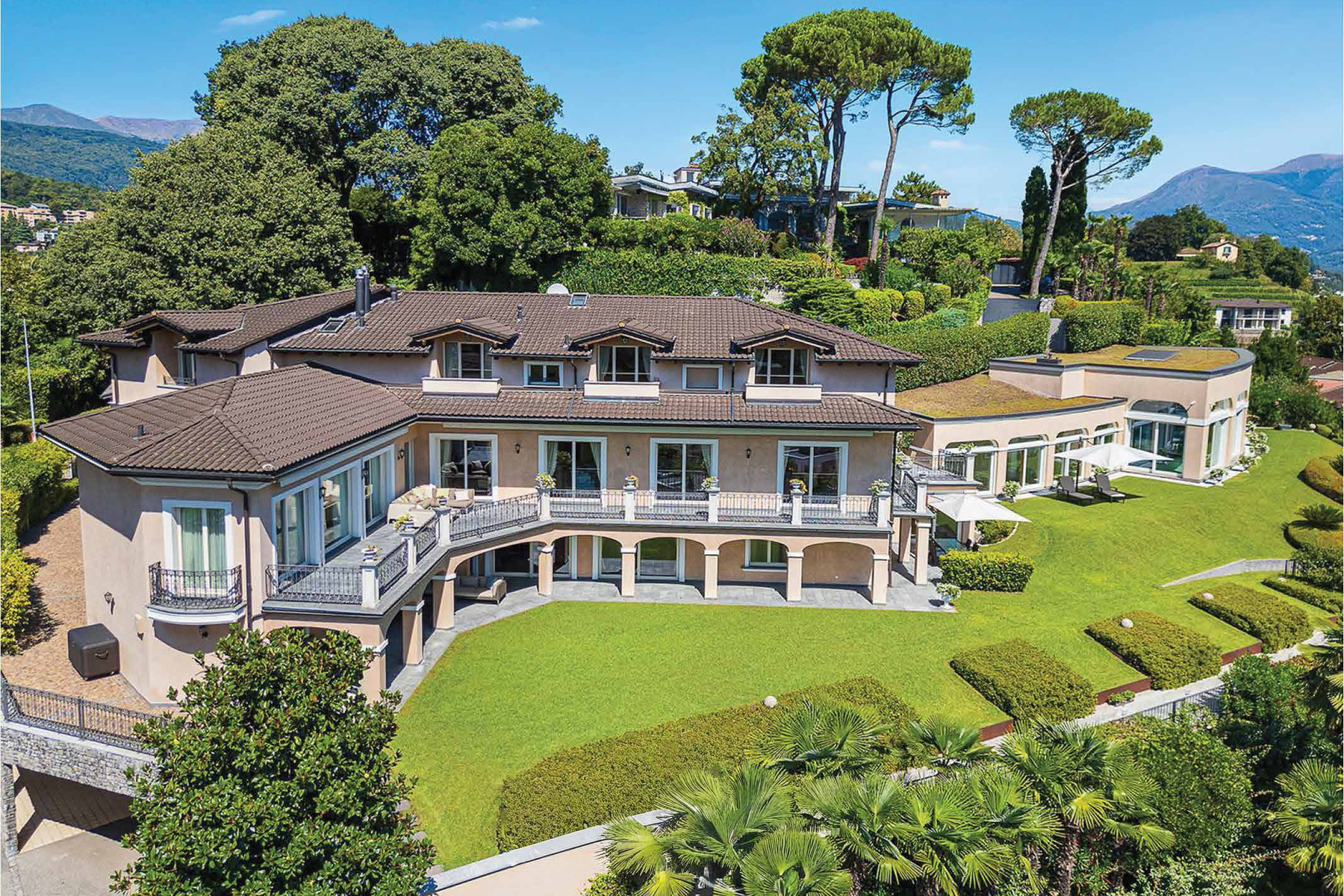  Majestic classic villa in dominant position - 物件實景