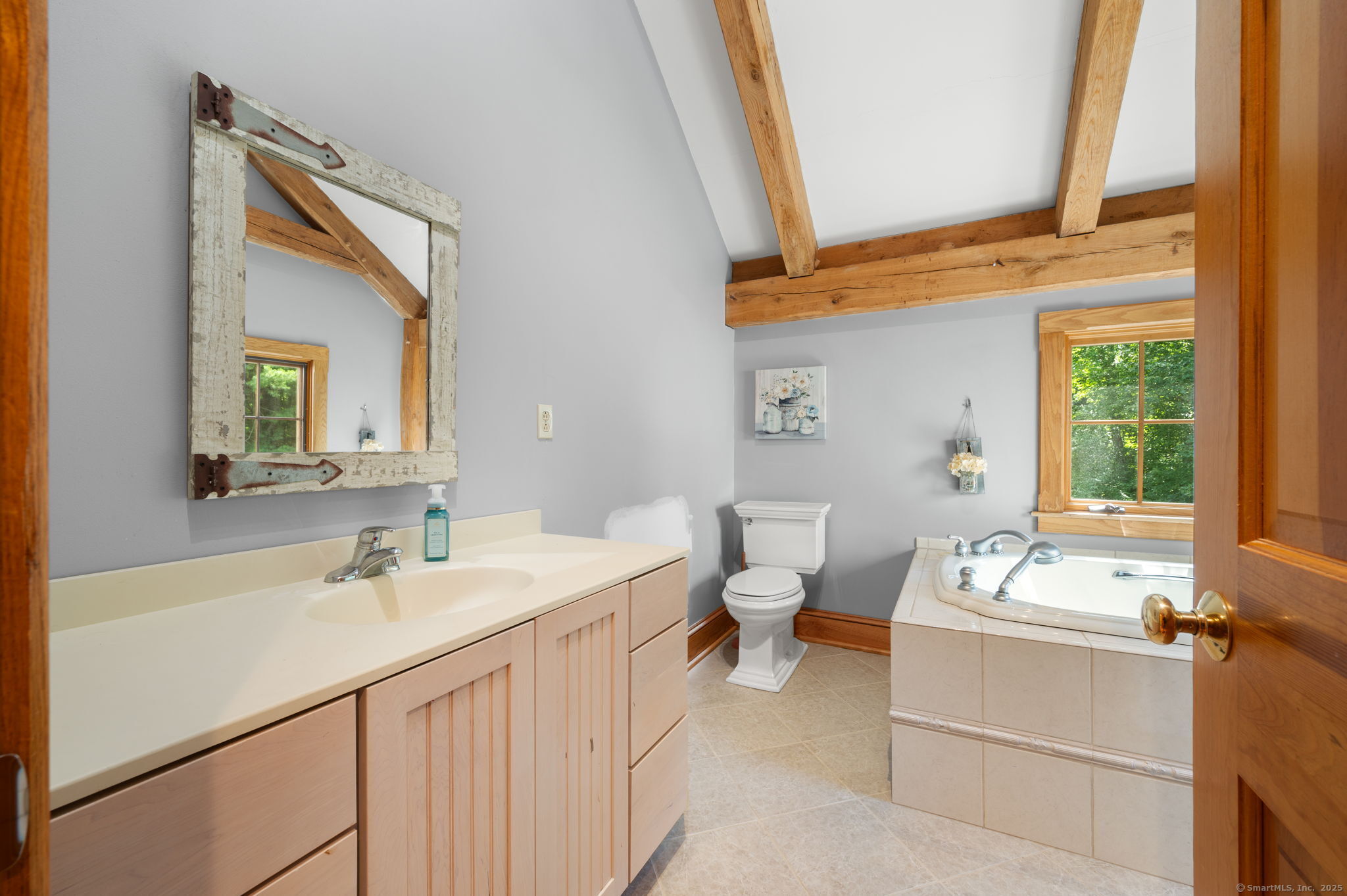 East Lyme, Connecticut, 06333, United States, 4 Bedrooms Bedrooms, ,3 BathroomsBathrooms,Residential,For Sale,1890617