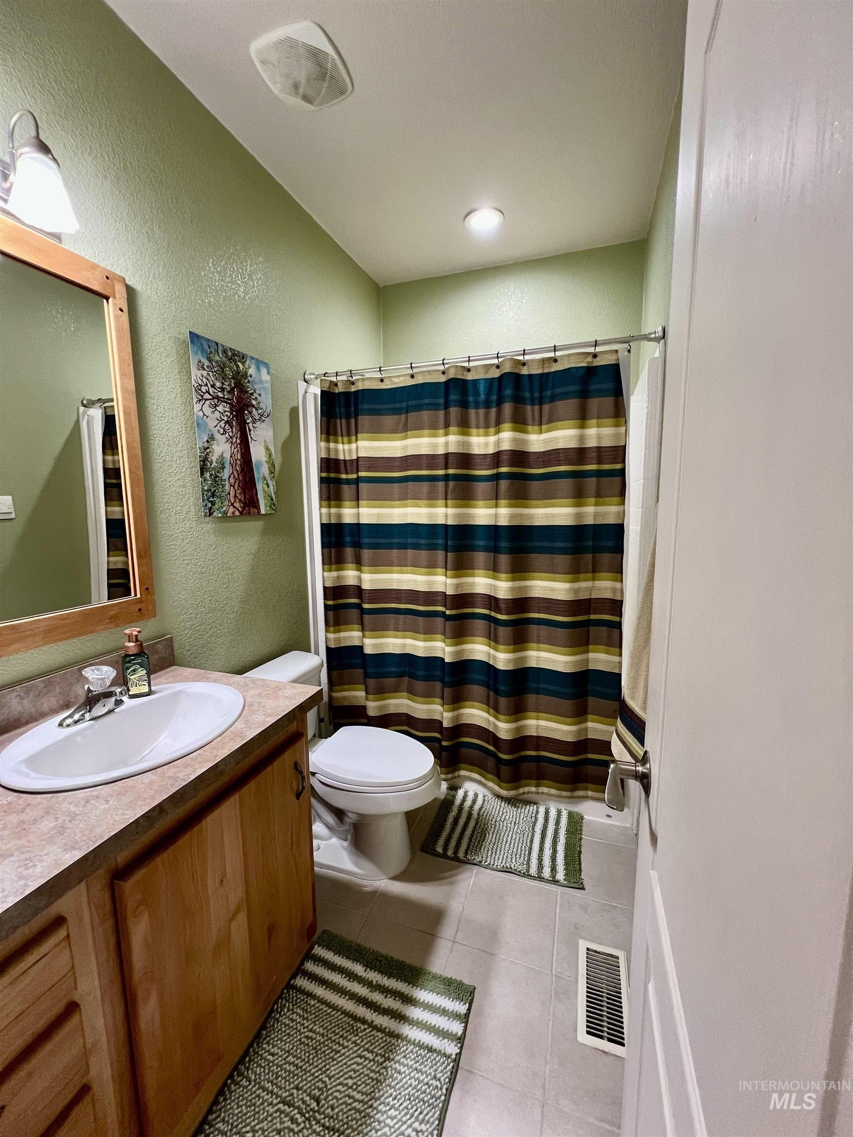 Asotin, Washington, 99402, United States, 3 Bedrooms Bedrooms, ,2 BathroomsBathrooms,Residential,For Sale,1942526