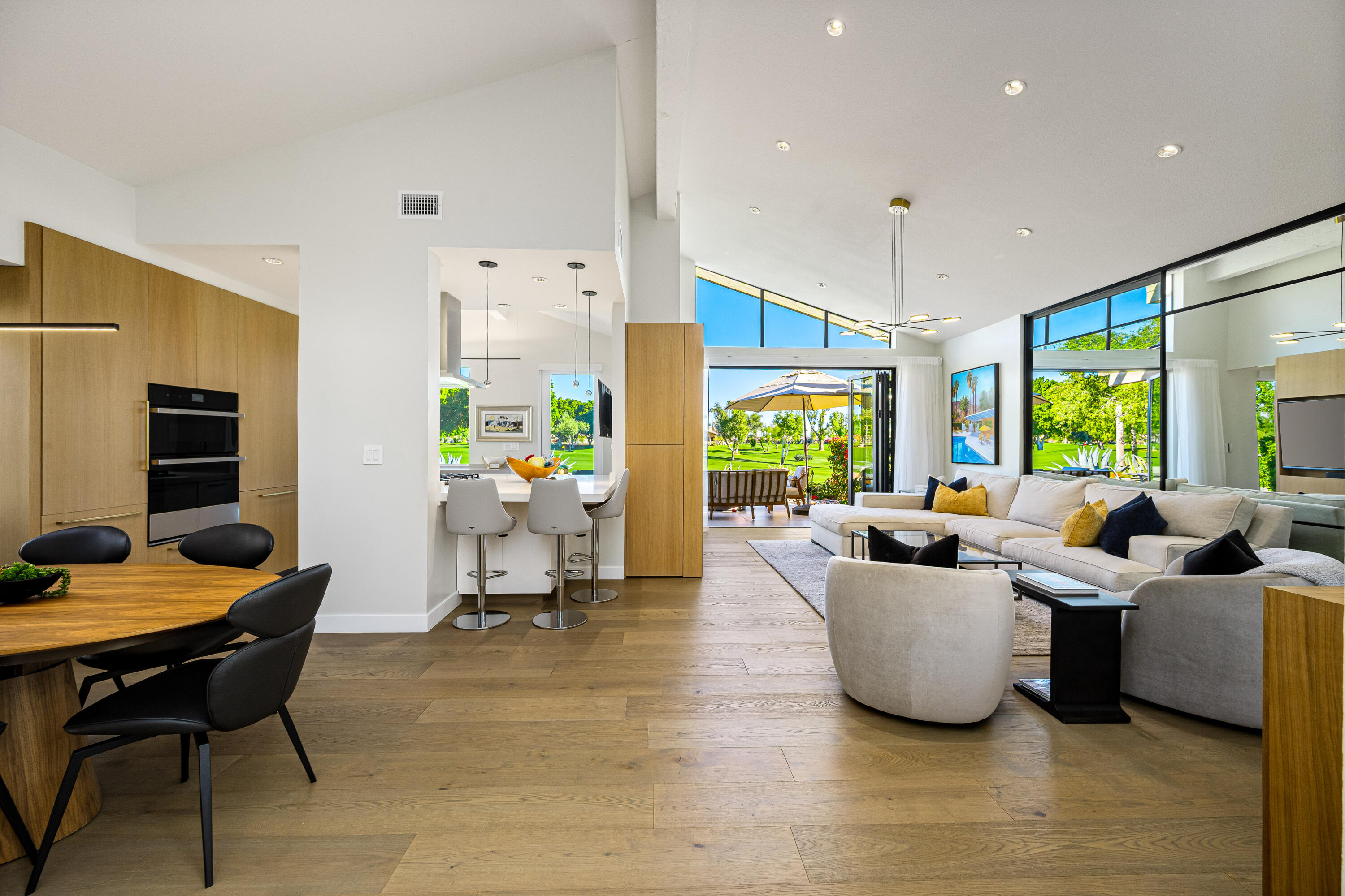 Palm Desert, California, 92211, United States, 2 Bedrooms Bedrooms, ,2 BathroomsBathrooms,Residential,For Sale,2003447