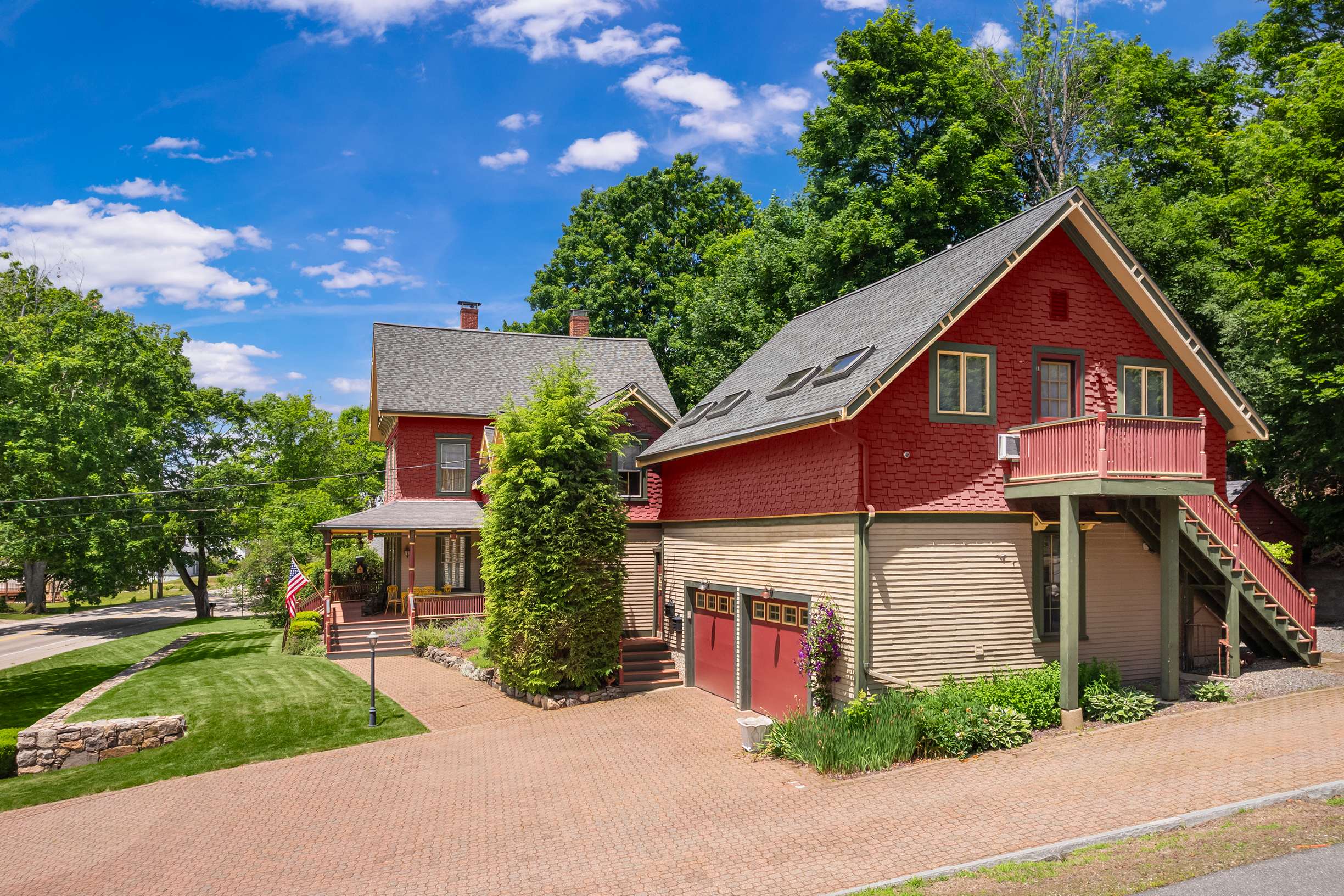  Grand New Englander with 2 Bedroom Apartment in York Village - 物件實景