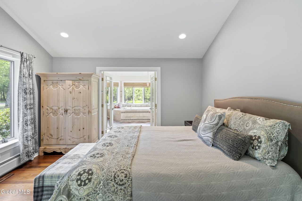 Coeymans Hollow, New York, 12046, United States, 4 Bedrooms Bedrooms, ,3 BathroomsBathrooms,Residential,For Sale,1907699