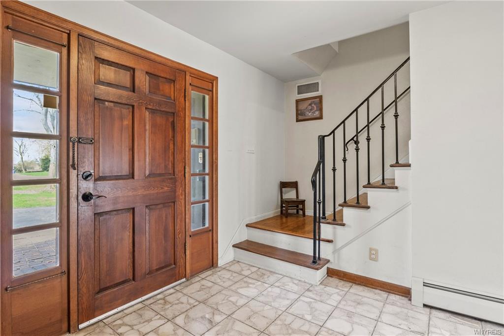 Lewiston, New York, 14092, United States, 5 Bedrooms Bedrooms, ,3 BathroomsBathrooms,Residential,For Sale,1849954