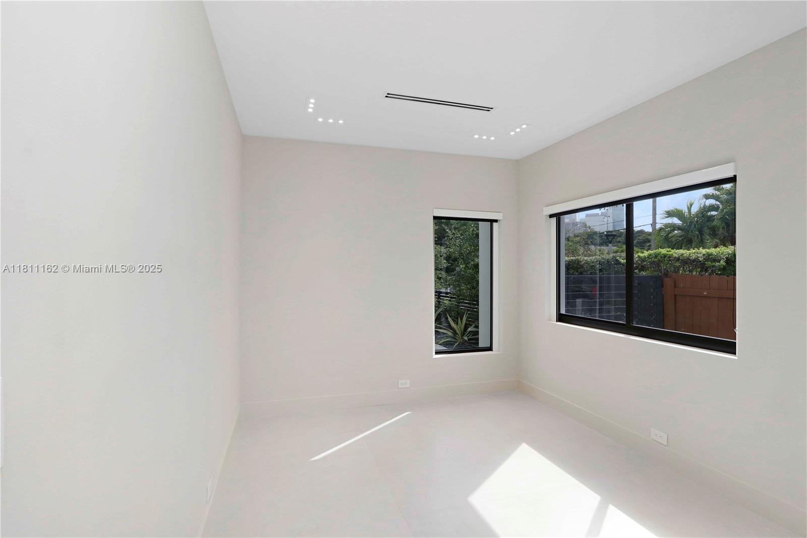 Miami, Florida, 33129, United States, 4 Bedrooms Bedrooms, ,5 BathroomsBathrooms,Residential,For Sale,1839083