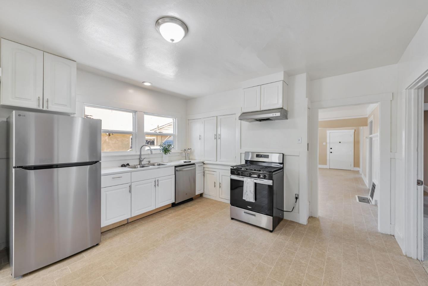 San Jose, California, 95112, United States, 3 Bedrooms Bedrooms, ,1 BathroomBathrooms,Residential,For Sale,1940369