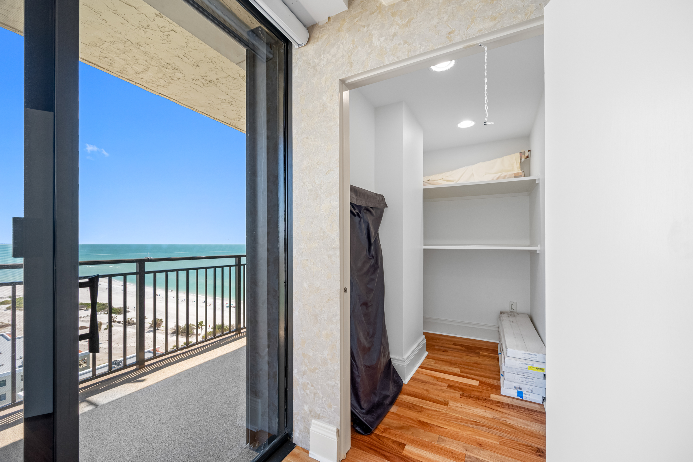 Treasure Island, Florida, 33706, United States, 2 Bedrooms Bedrooms, ,4 BathroomsBathrooms,Residential,For Sale,1830470