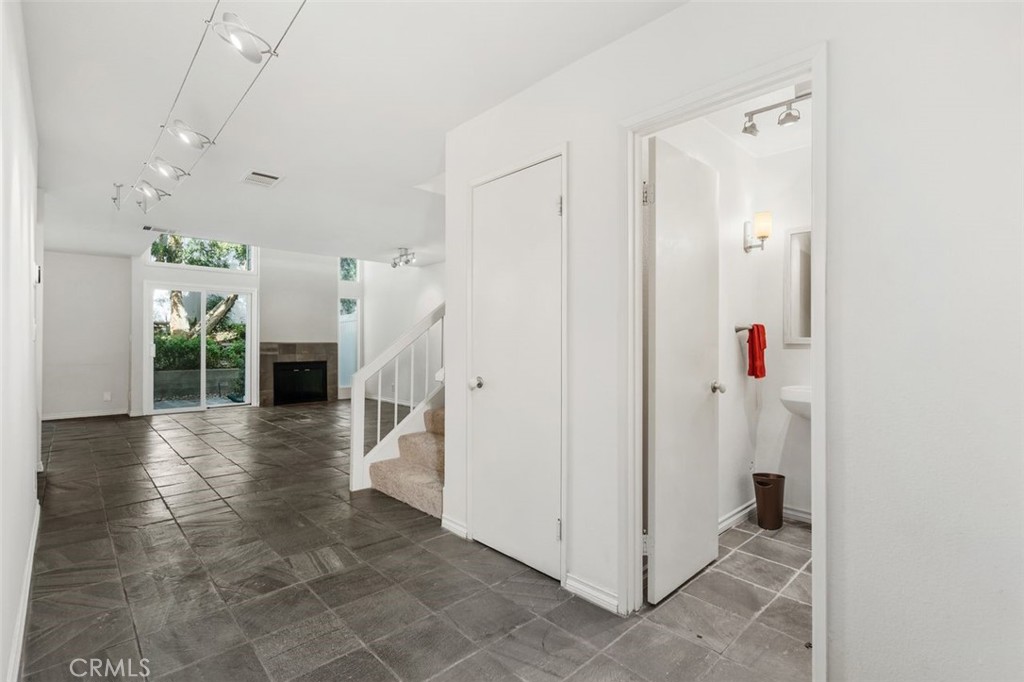 Northridge, California, 91325, United States, 2 Bedrooms Bedrooms, ,3 BathroomsBathrooms,Residential,For Sale,1991947