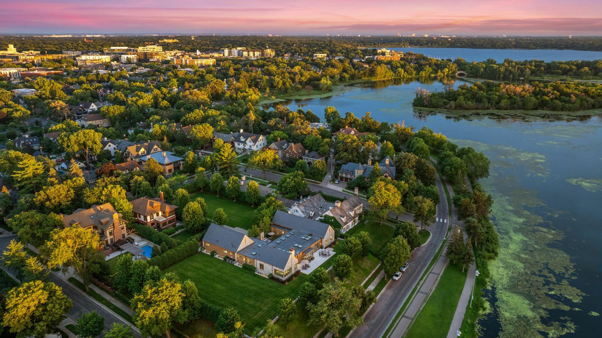Minneapolis, Minnesota, 55405, United States, 5 Bedrooms Bedrooms, ,1 BathroomBathrooms,Residential,For Sale,1897759
