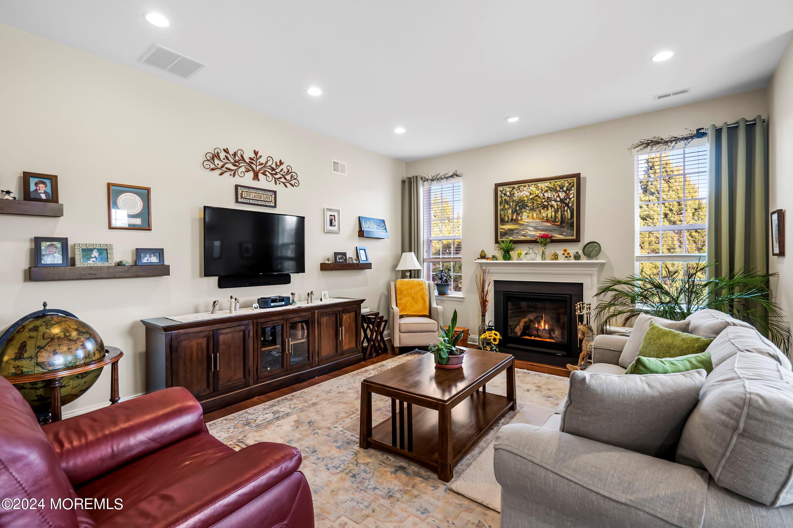 Forked River, New Jersey, 08731, United States, 2 Bedrooms Bedrooms, ,2 BathroomsBathrooms,Residential,For Sale,1921741