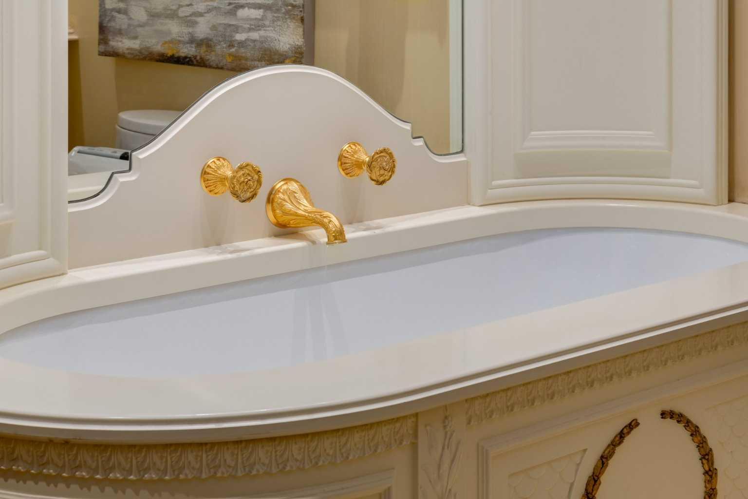 CALGARY, Alberta, T2P 5J9, CA, 2 Bedrooms Bedrooms, ,6 BathroomsBathrooms,Residential,For Sale,1987671