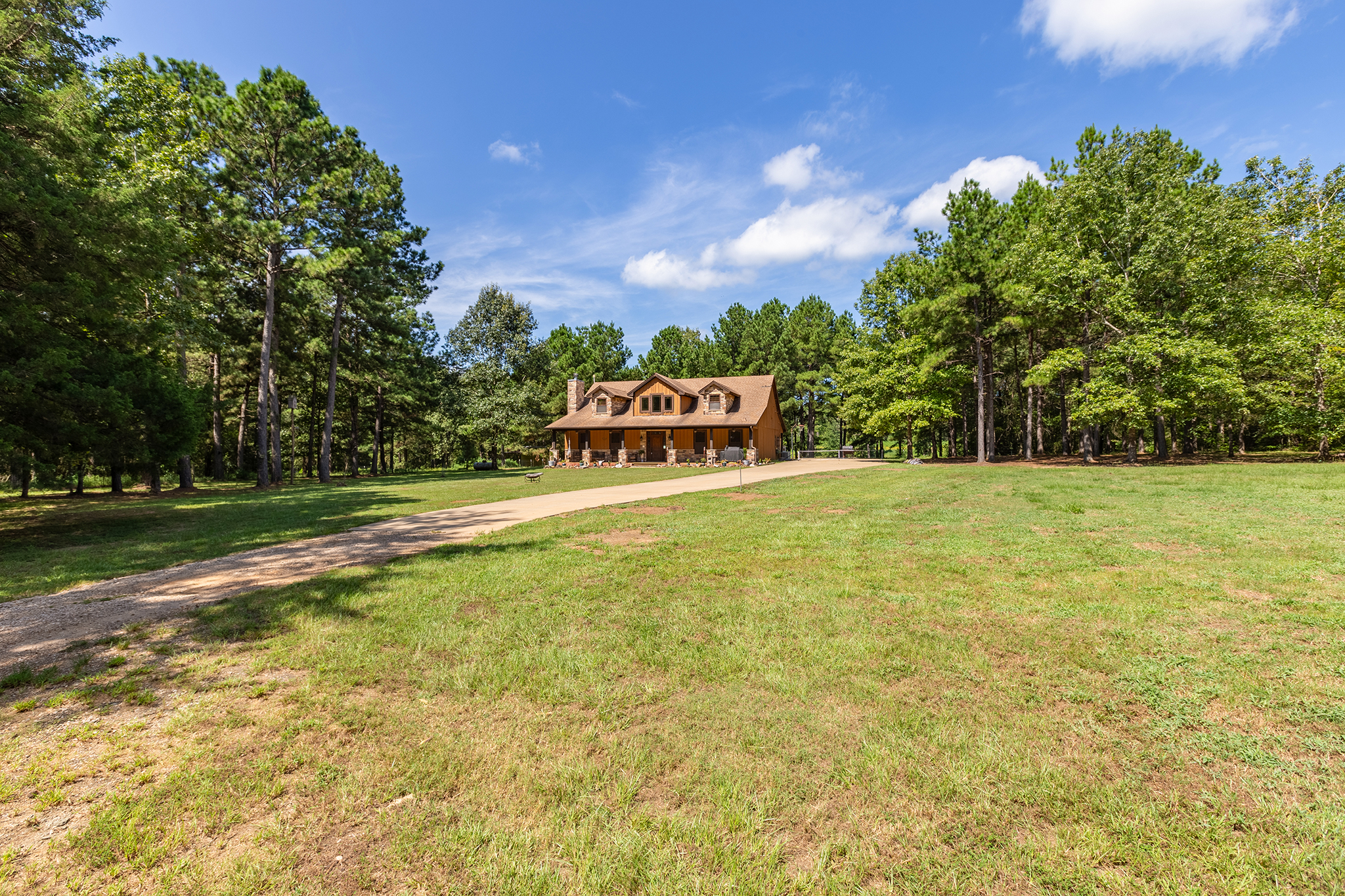 Bronson, Texas, 75930, United States, 5 Bedrooms Bedrooms, ,4 BathroomsBathrooms,Residential,For Sale,1944526