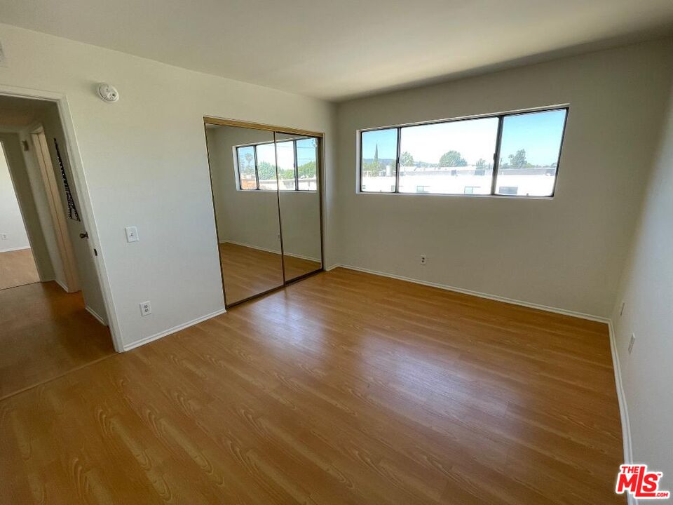 Sherman Oaks, California, 91403, United States, 3 Bedrooms Bedrooms, ,2 BathroomsBathrooms,Residential,For Sale,1989603