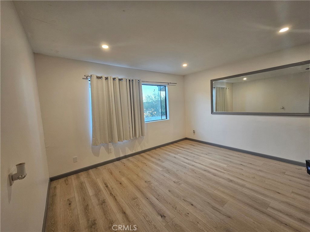 Simi Valley, California, 93063, United States, 2 Bedrooms Bedrooms, ,2 BathroomsBathrooms,Residential,For Sale,2001634