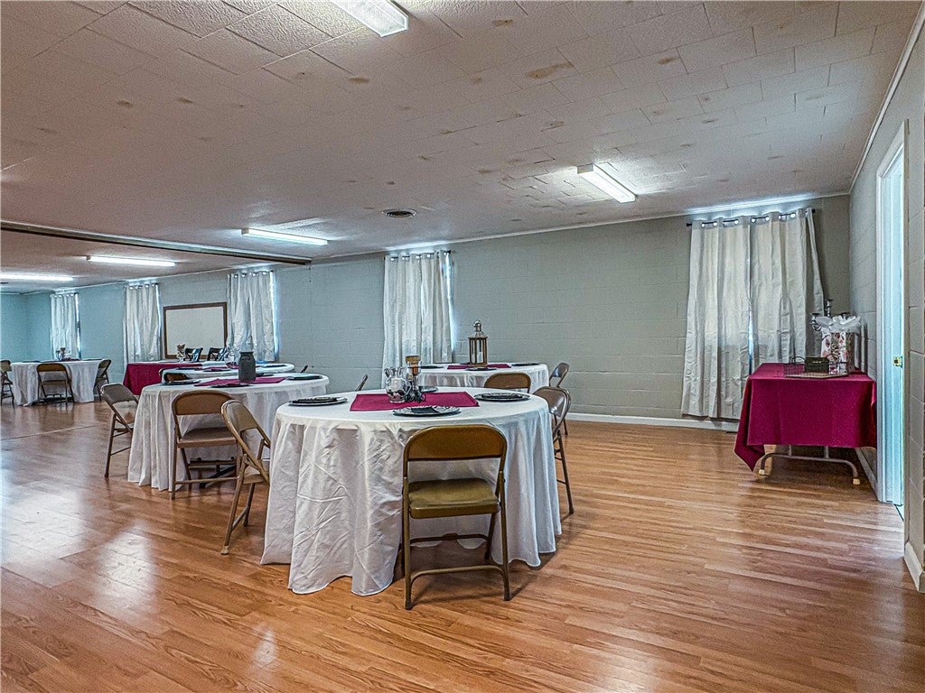 Berryville, Arkansas, 72616, United States, 3 Bedrooms Bedrooms, ,2 BathroomsBathrooms,Residential,For Sale,1994885