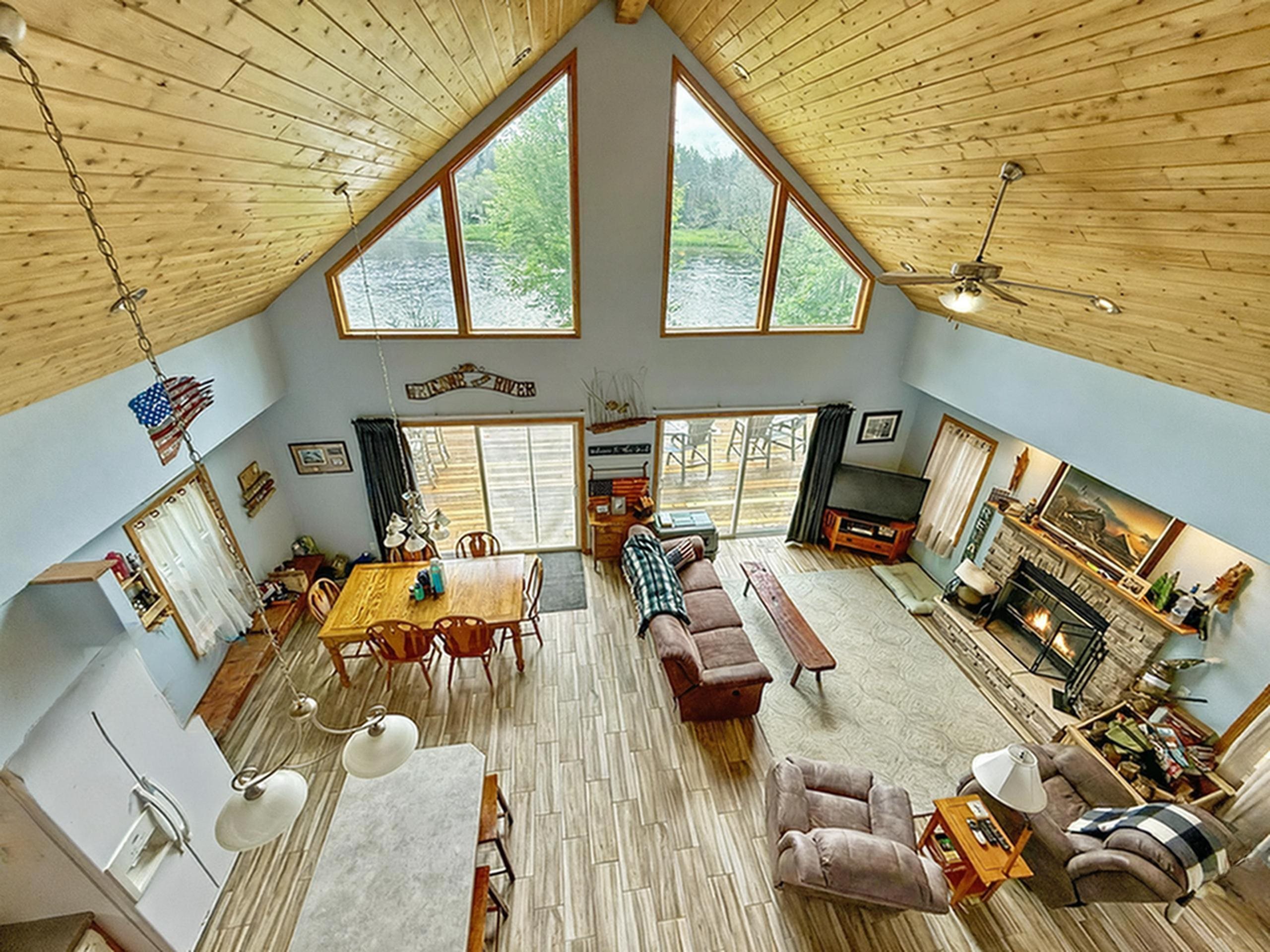 PEMBINE, Wisconsin, 54156, United States, 5 Bedrooms Bedrooms, ,4 BathroomsBathrooms,Residential,For Sale,1956450