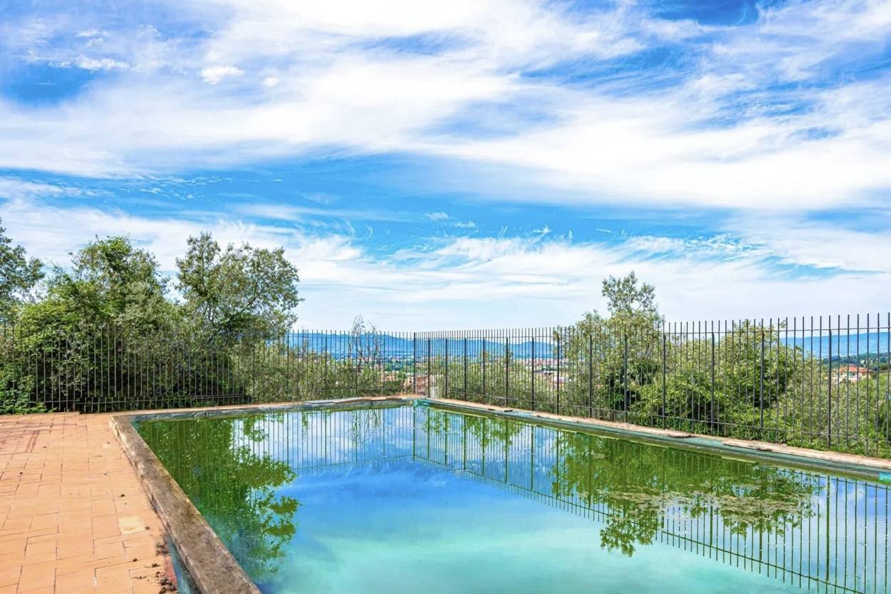 Prato, Prato, 50047, IT, 8 Bedrooms Bedrooms, ,6 BathroomsBathrooms,Residential,For Sale,1991549