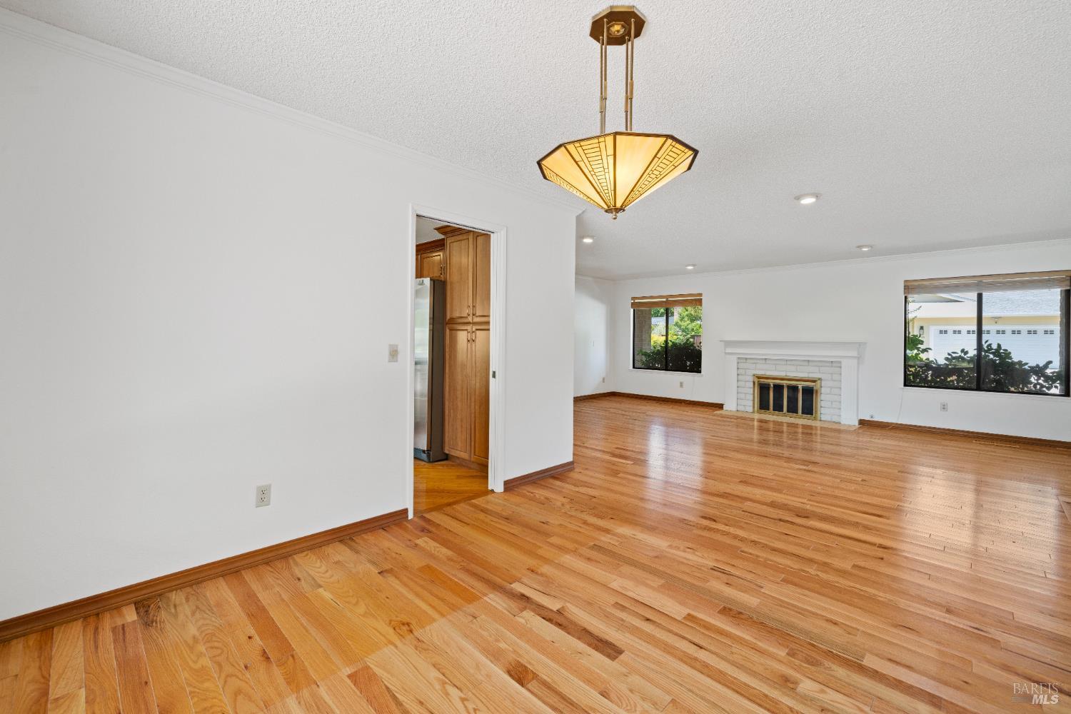 Santa Rosa, California, 95409, United States, 3 Bedrooms Bedrooms, ,2 BathroomsBathrooms,Residential,For Sale,1924390