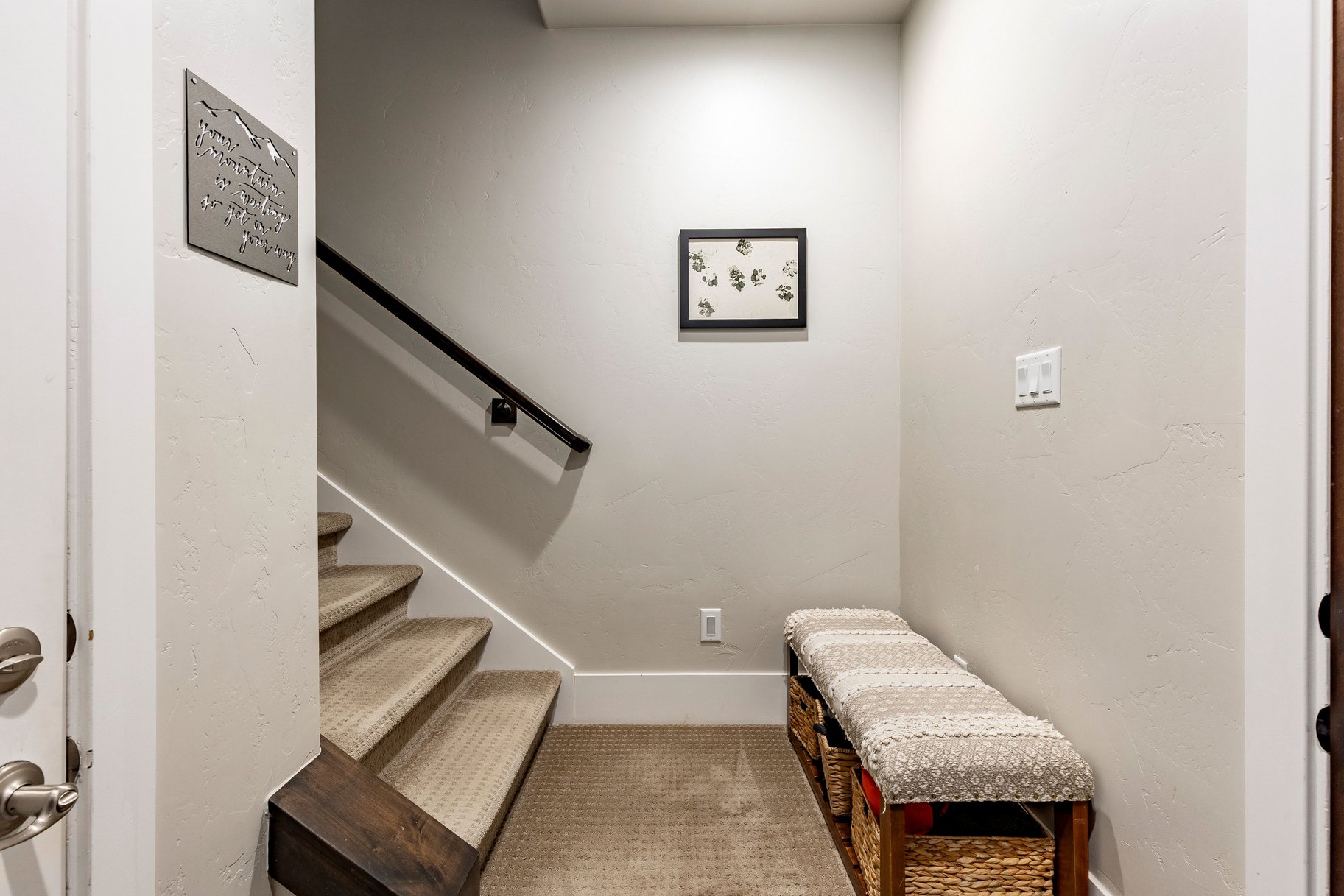 Mountain Modern Parks Edge Townhome in Courtyard - 物件實景