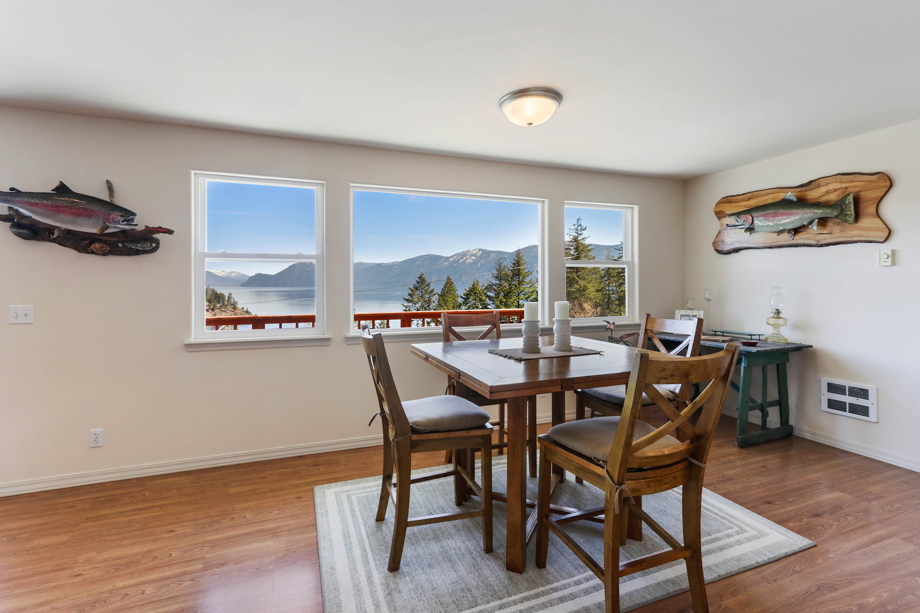 Sagle, Idaho, 83860, United States, 3 Bedrooms Bedrooms, ,2 BathroomsBathrooms,Residential,For Sale,1764165