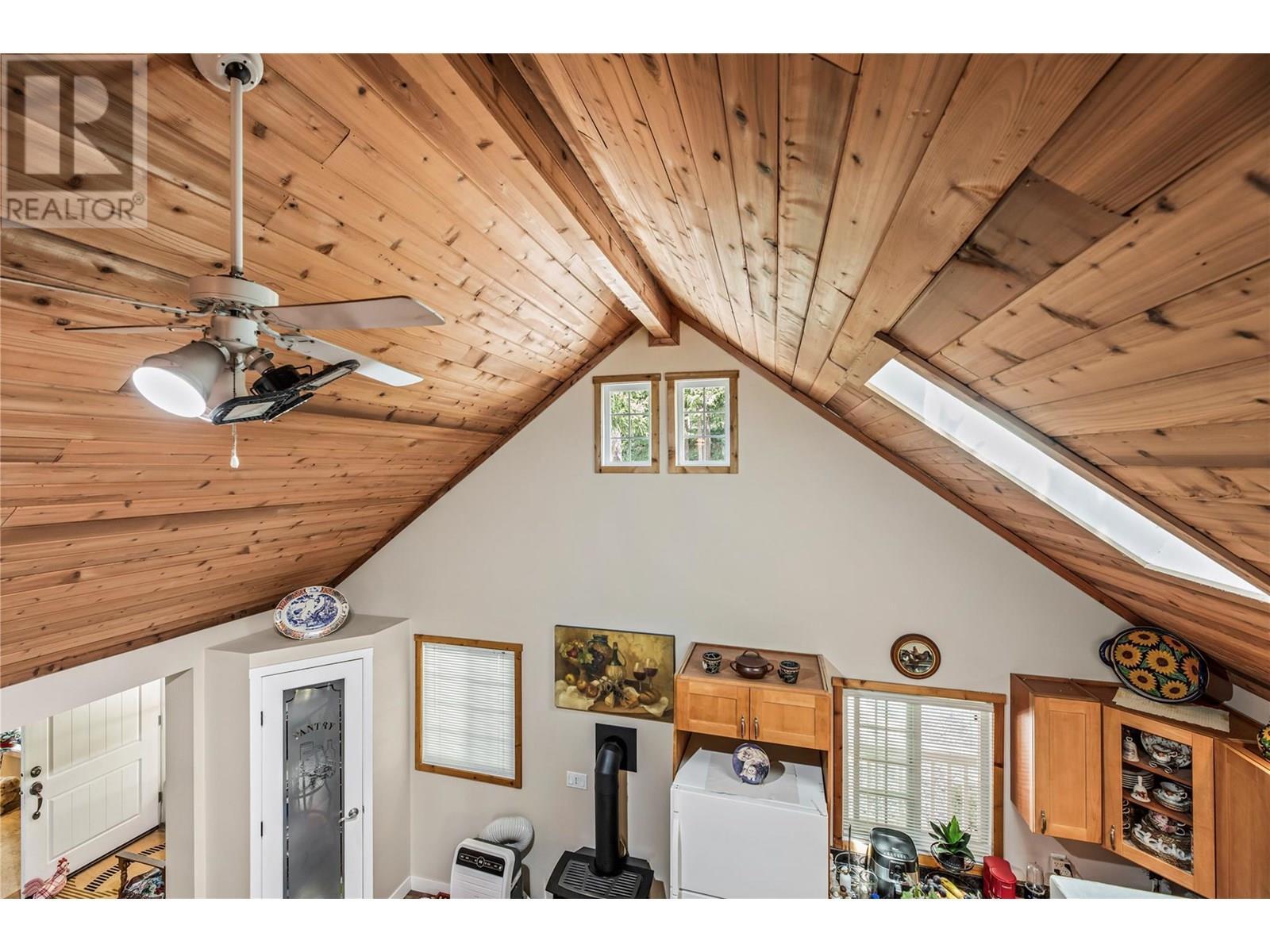 TAPPEN, British Columbia, V0E 2X2, CA, 2 Bedrooms Bedrooms, ,2 BathroomsBathrooms,Residential,For Sale,1868276