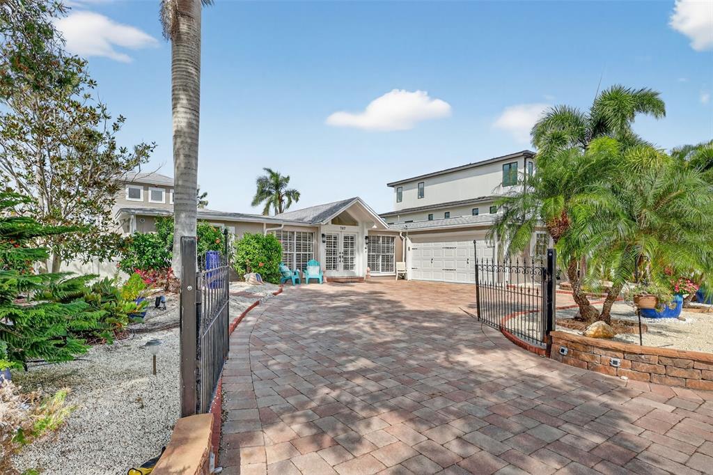 Longboat Key, Florida, 34228, United States, 3 Bedrooms Bedrooms, ,2 BathroomsBathrooms,Residential,For Sale,1990986