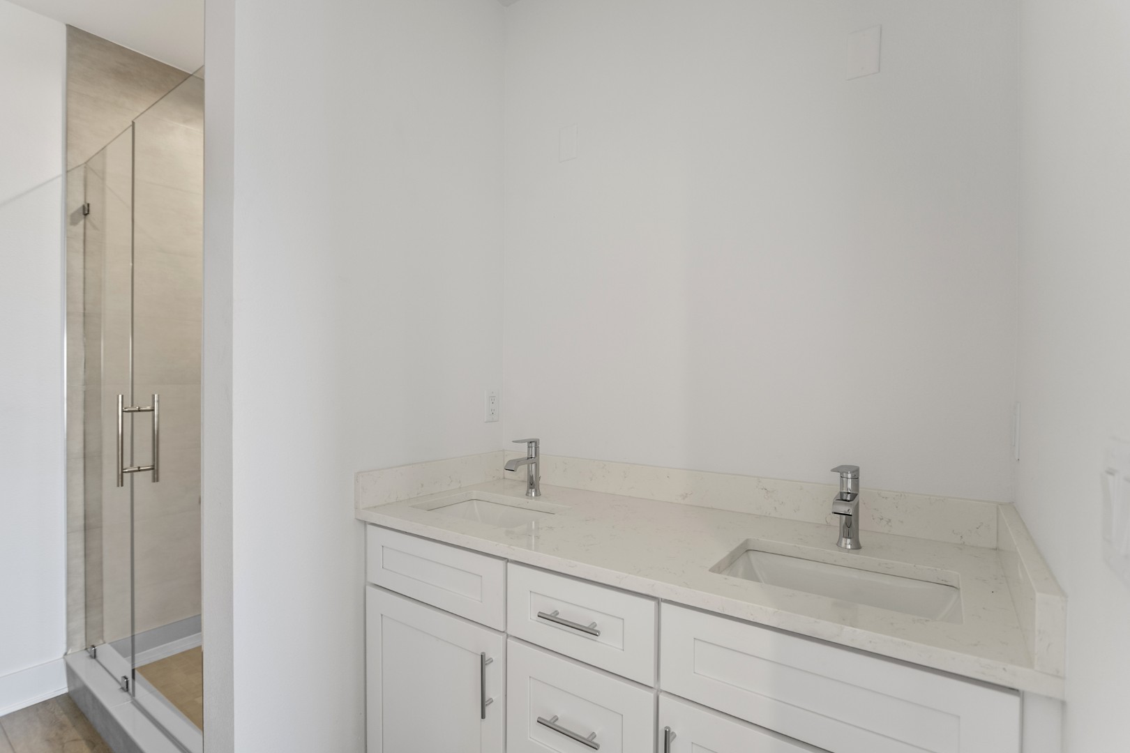 Madeira Beach, Florida, 33708, United States, 5 Bedrooms Bedrooms, ,4 BathroomsBathrooms,Residential,For Sale,1810583