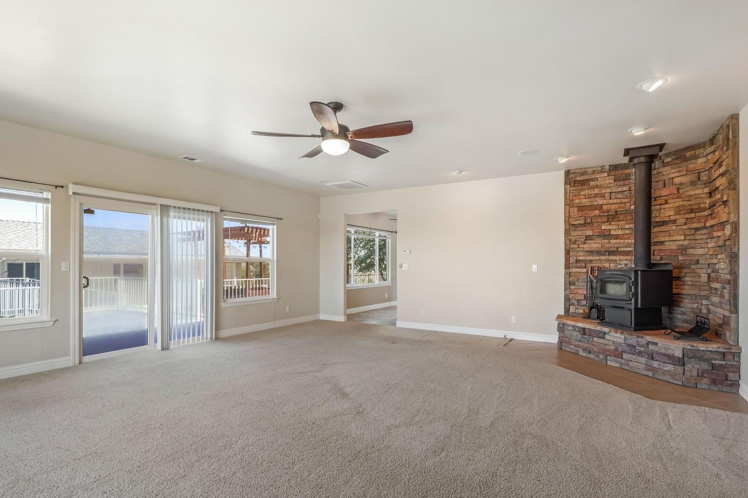 Valley Springs, California, 95252, United States, 3 Bedrooms Bedrooms, ,4 BathroomsBathrooms,Residential,For Sale,1981868