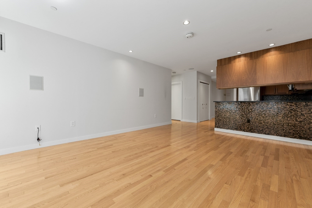 Boston, Massachusetts, 02110, United States, 1 Bedroom Bedrooms, ,1 BathroomBathrooms,Residential,For Sale,1924079