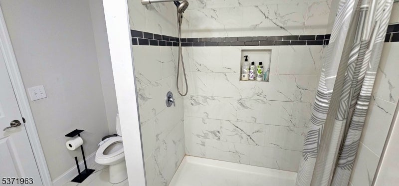 Keansburg Boro, New Jersey, 07734, United States, 4 Bedrooms Bedrooms, ,3 BathroomsBathrooms,Residential,For Sale,1944919