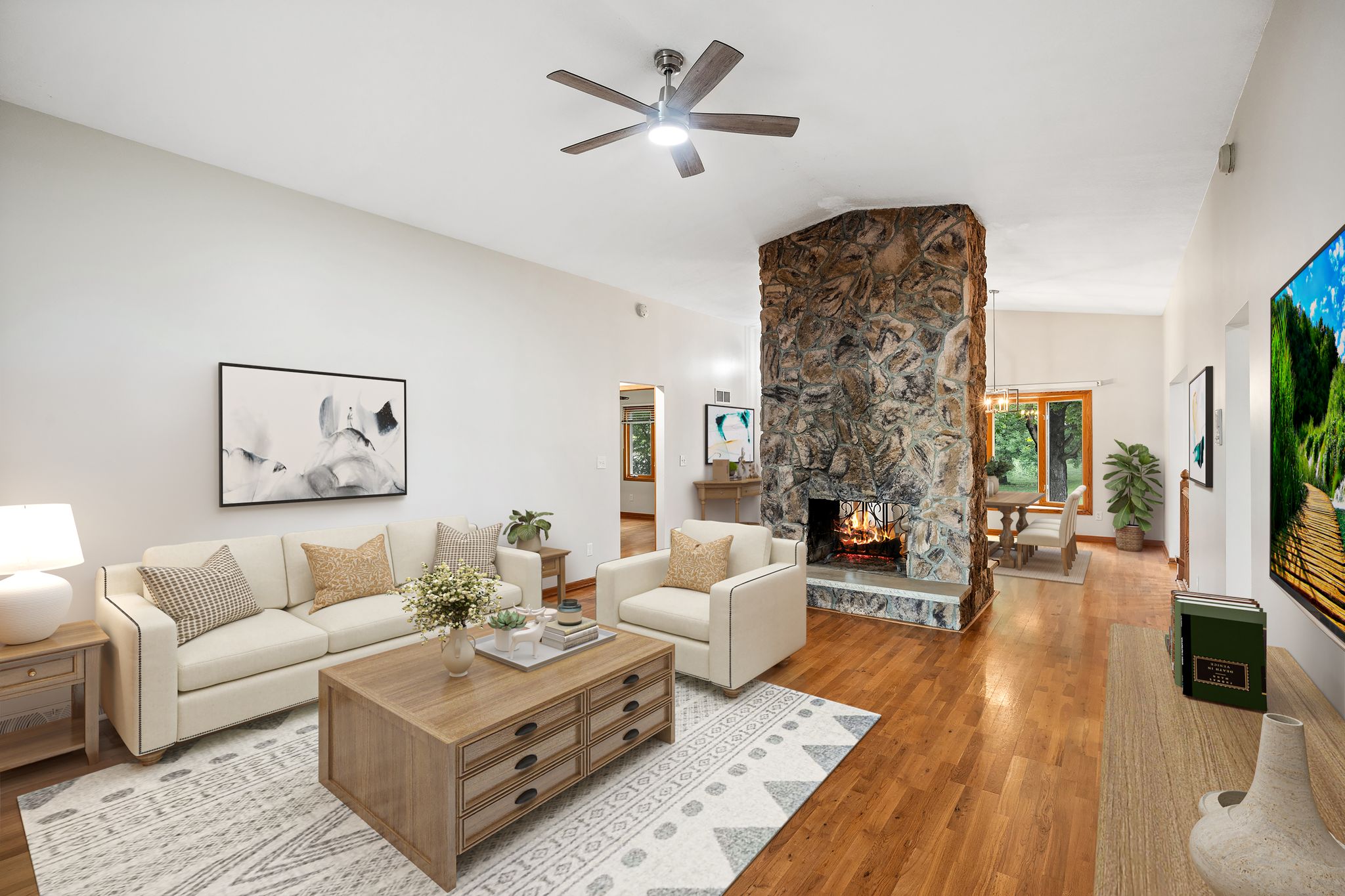  Exceptional Crystal Lake Retreat with Expansive Lakefront Living - 物件實景
