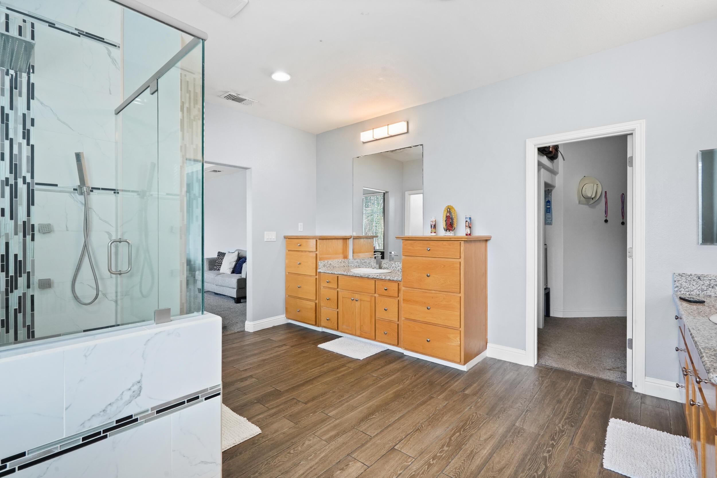 Porterville, California, 93257, United States, 5 Bedrooms Bedrooms, ,3 BathroomsBathrooms,Residential,For Sale,1983306