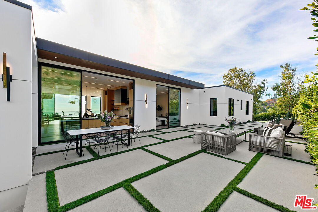 29623 Cuthbert Rd, Malibu, California, 90265, United States, 5 Bedrooms Bedrooms, ,8 BathroomsBathrooms,Residential,For Sale,29623 Cuthbert Rd,1682561