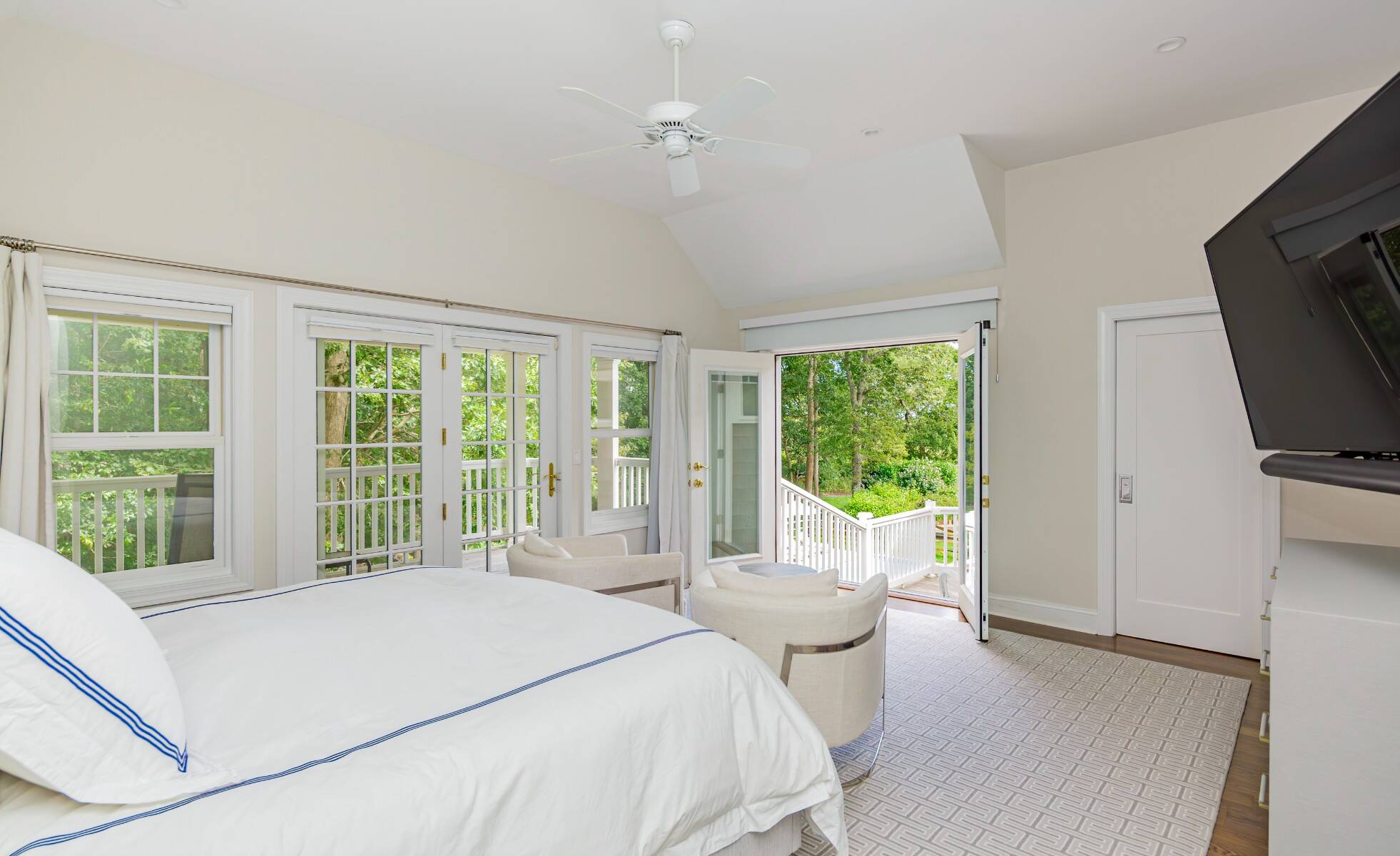  Serene Gated Retreat with Farm Vistas in Water Mill - 物件實景