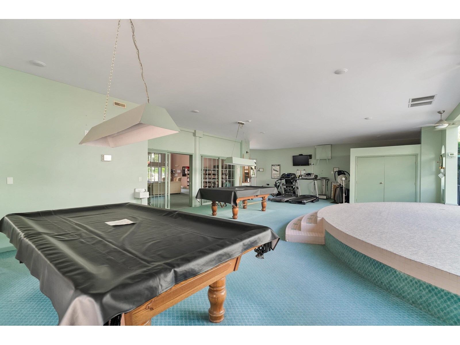 SURREY, British Columbia, V4A 9T5, CA, 2 Bedrooms Bedrooms, ,2 BathroomsBathrooms,Residential,For Sale,1950918