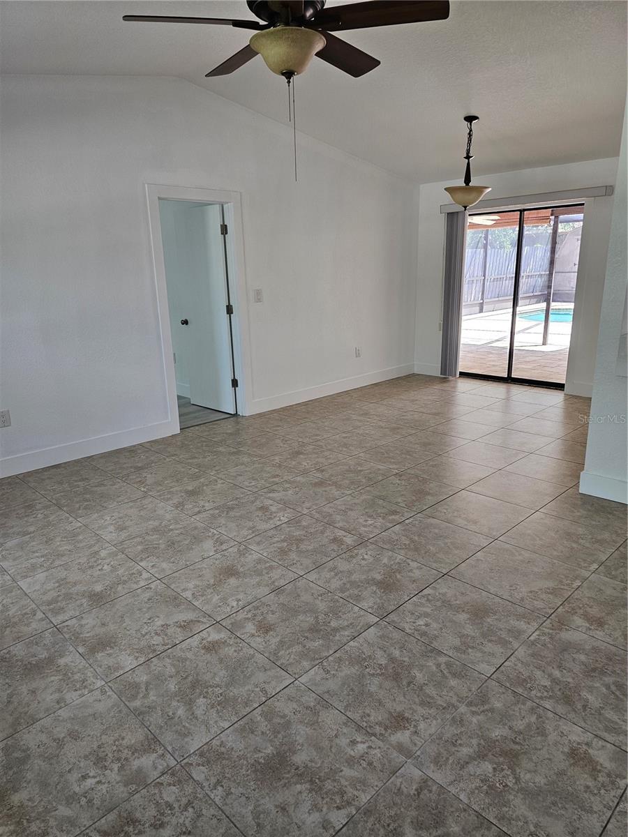 Largo, Florida, 33773, United States, 3 Bedrooms Bedrooms, ,2 BathroomsBathrooms,Residential,For Sale,1870302