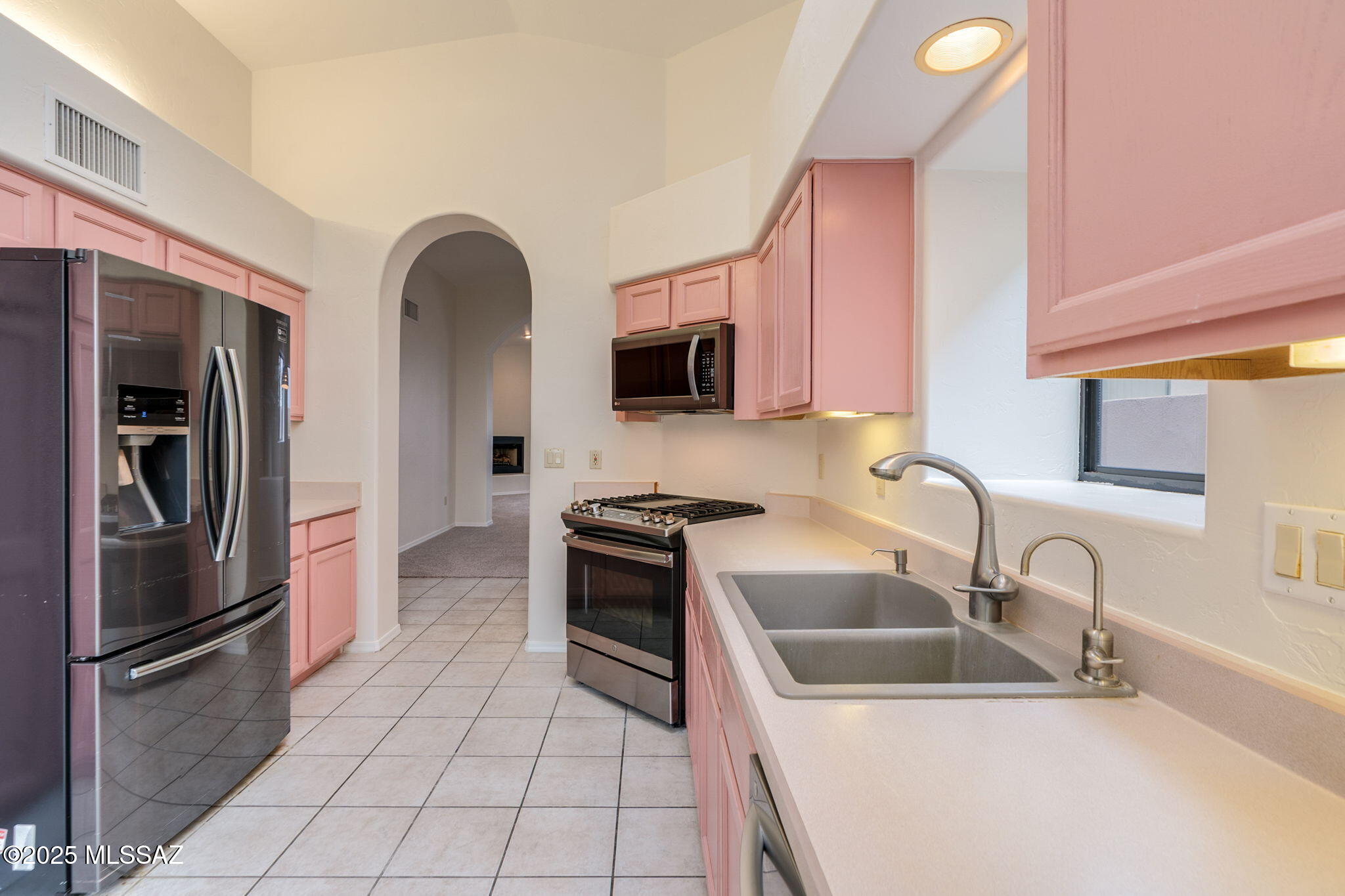 Tucson, Arizona, 85718, United States, 3 Bedrooms Bedrooms, ,2 BathroomsBathrooms,Residential,For Sale,1891107