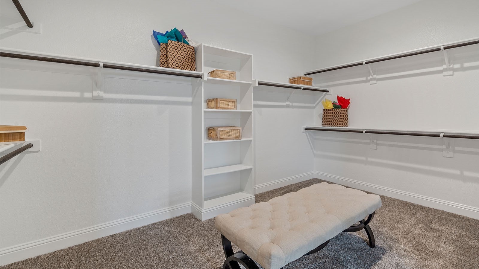 Grand Prairie, Texas, 76065, United States, 5 Bedrooms Bedrooms, ,4 BathroomsBathrooms,Residential,For Sale,2014206