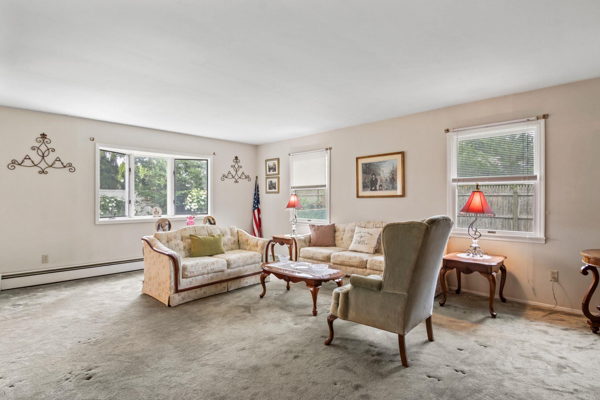 South Setauket, New York, 11720, United States, 3 Bedrooms Bedrooms, ,2 BathroomsBathrooms,Residential,For Sale,1865842