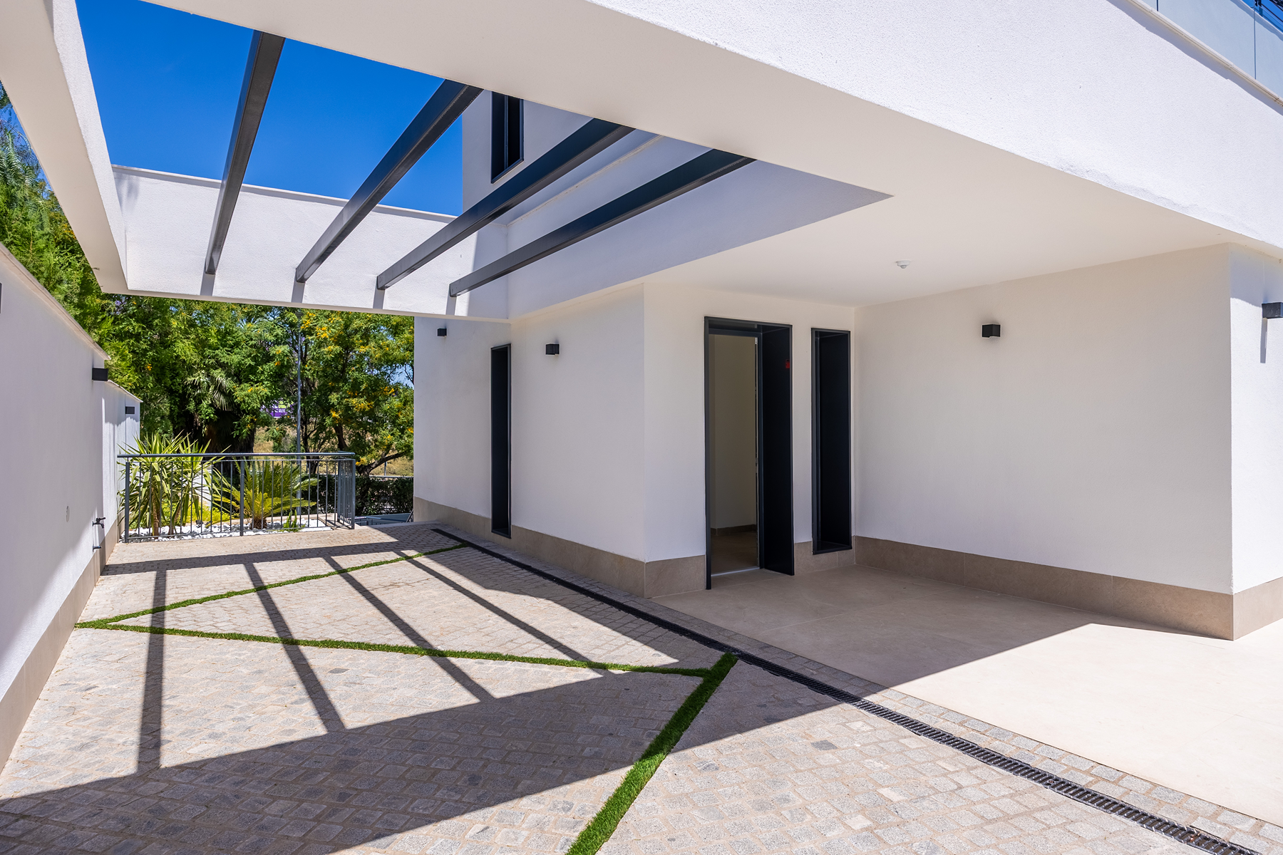  Detached villa with pool in private development in Tomares - 物件實景