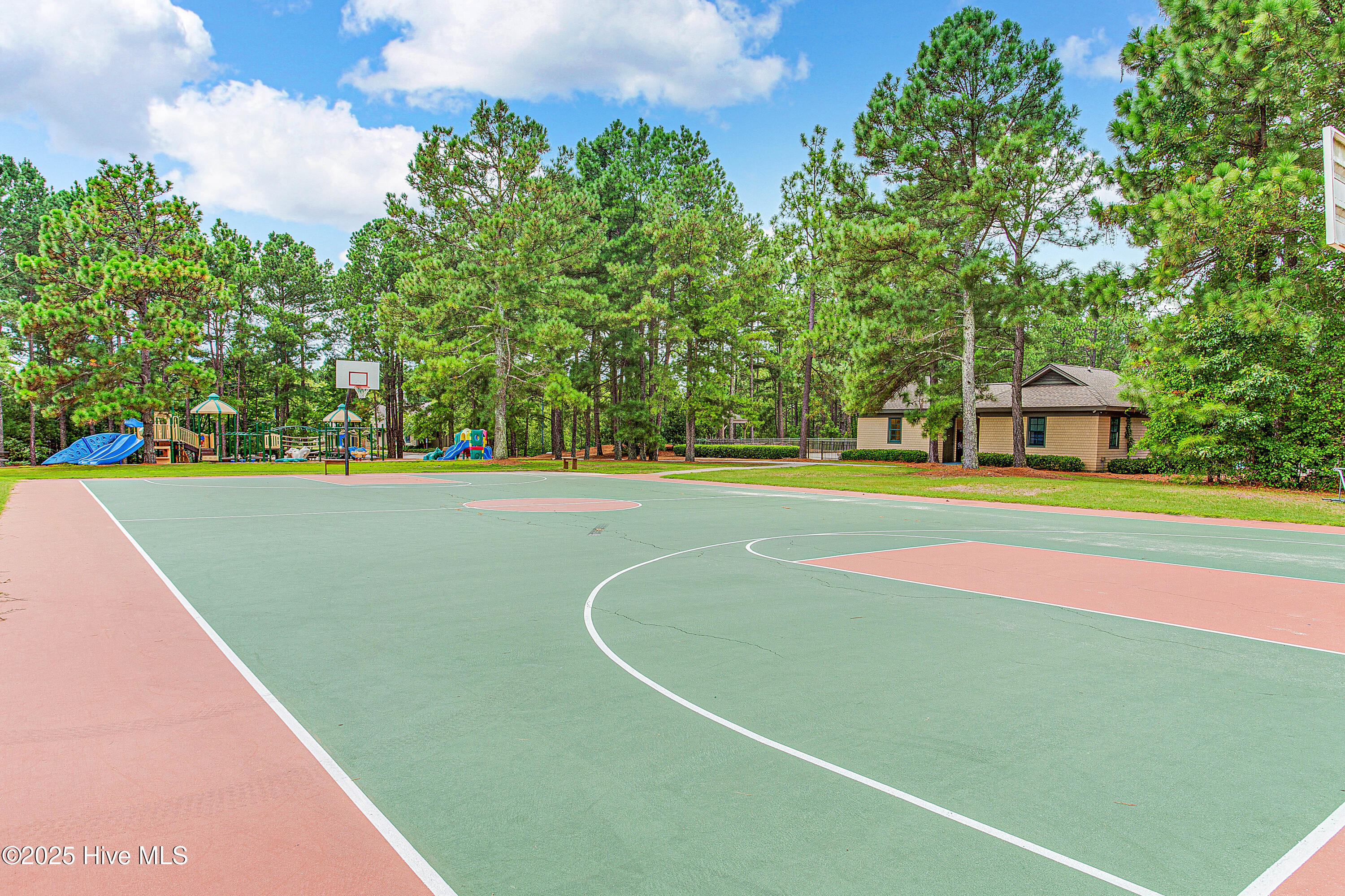 West End, North Carolina, 27376, United States, 4 Bedrooms Bedrooms, ,4 BathroomsBathrooms,Residential,For Sale,1877359