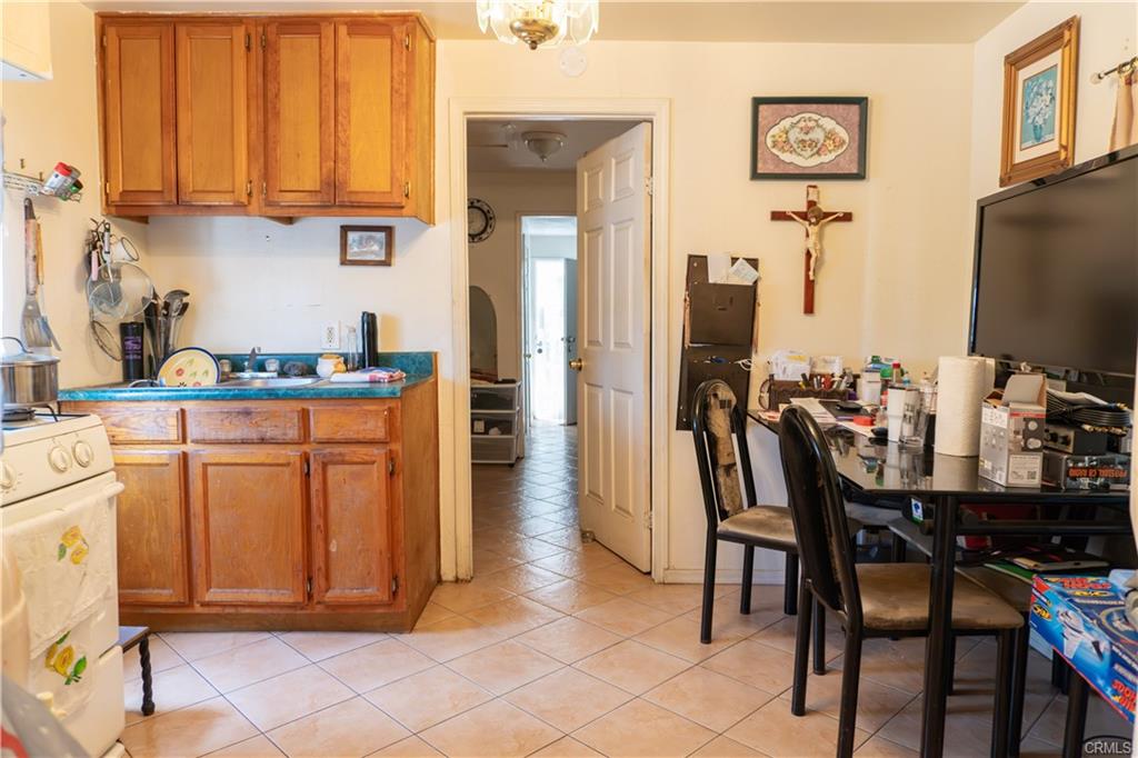 Los Angeles, California, 90032, United States, 3 Bedrooms Bedrooms, ,Residential,For Sale,1895183