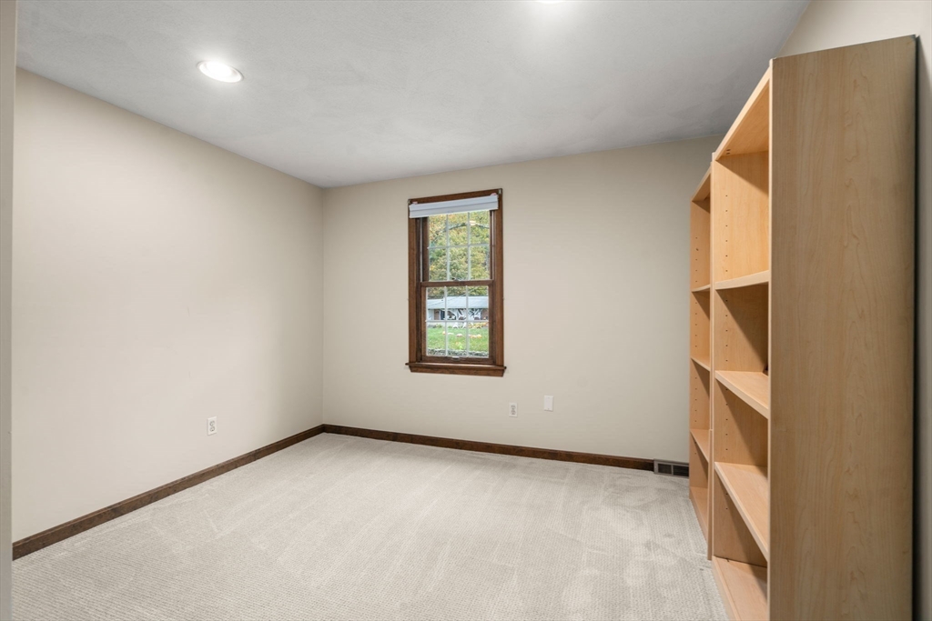 Marlborough, Massachusetts, 01752, United States, 4 Bedrooms Bedrooms, ,Residential,For Sale,1987097