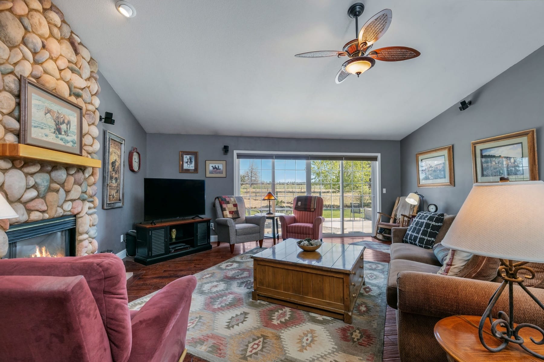  12913 S W Lark Meadow Lane Powell Butte, OR 97753 - 物件實景