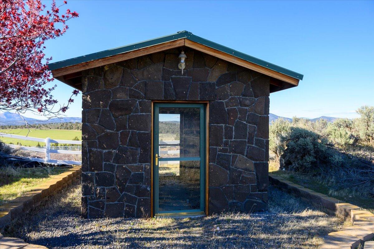 Powell Butte, Oregon, 97753, United States, 6 Bedrooms Bedrooms, ,5 BathroomsBathrooms,Residential,For Sale,2036948